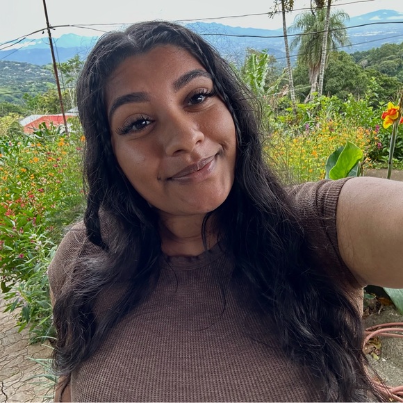 Meet your Posher, Sneha - Picture 1 of 2